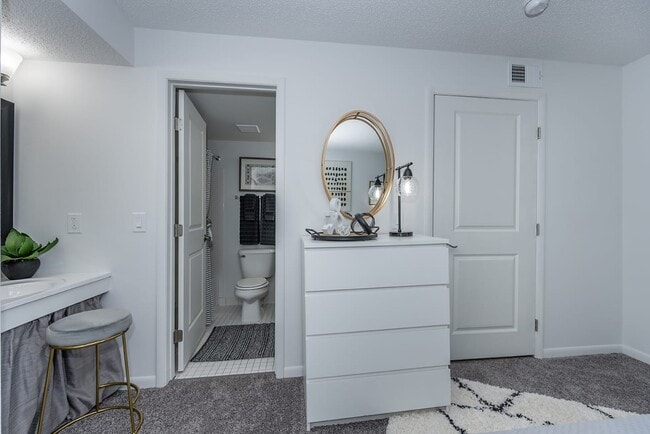 Building Photo - Sandhurst