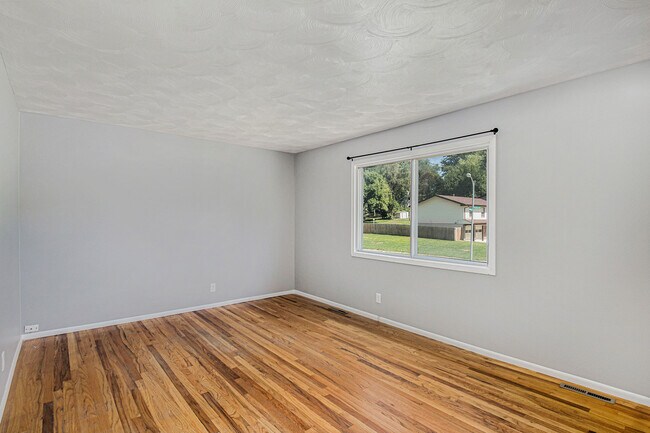 Sala de estar - 4622 Parkview Dr