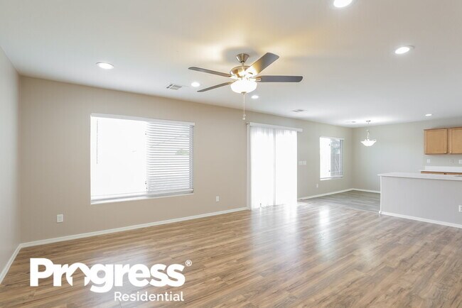 Building Photo - 5804 S 10th Dr