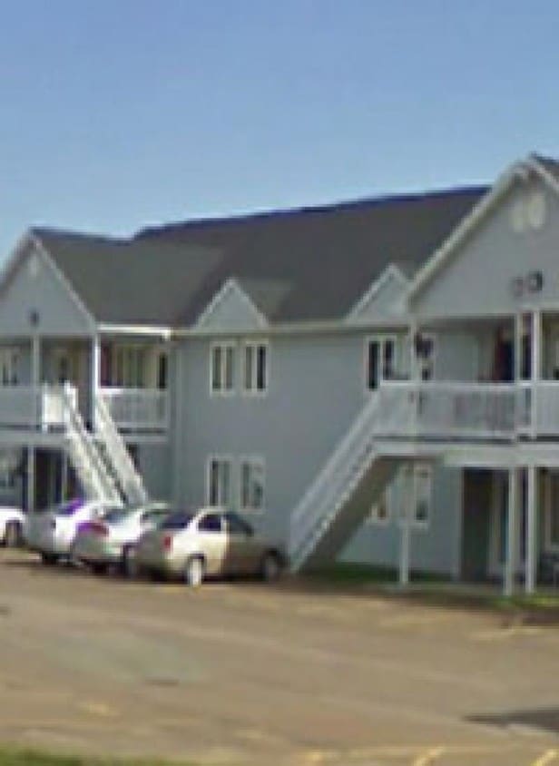Primary Photo - 651-686 Elmwood Dr
