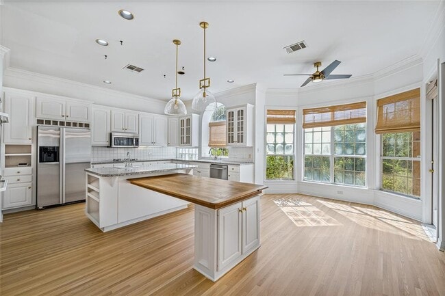 Foto del edificio - 5305 Cuesta Verde