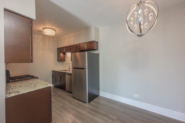 Foto del edificio - 18340 Cherry Creek Dr