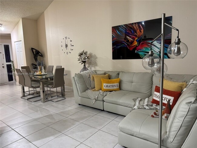 Building Photo - 9446 SW 140th Ct