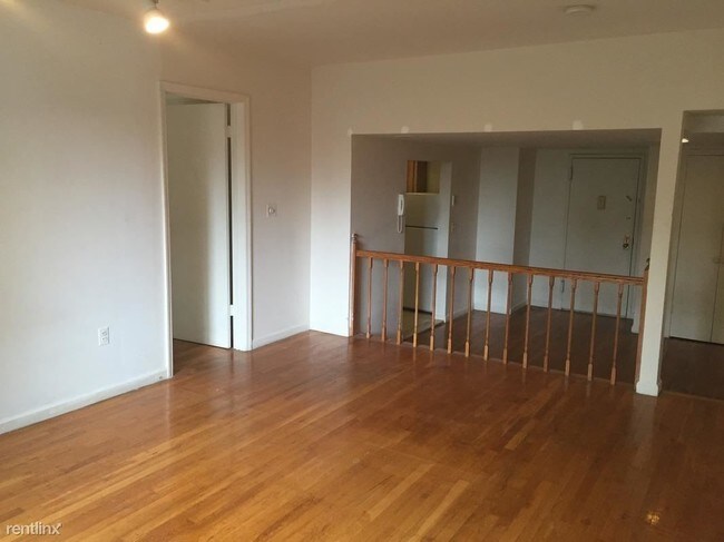 Foto del edificio - 1 br, 1 bath  - 428 W 54th St