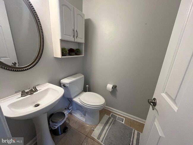 Building Photo - 2212 Historic Dr