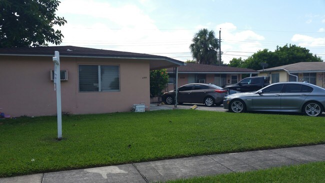 Foto del edificio - 6008 NW 10 St