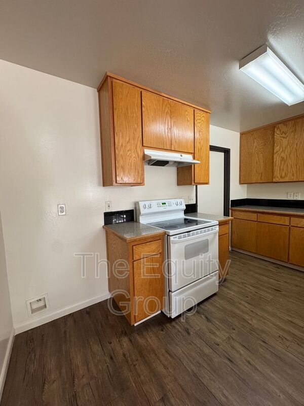 Foto del edificio - 443 N Park St