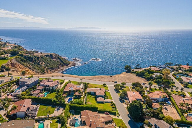 Foto del edificio - Ocean View Prime Location