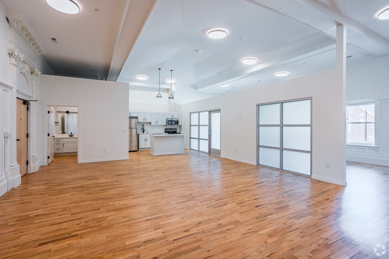 2BR, 1BA - 1,570SF - Living Room - 3614 6th Ave