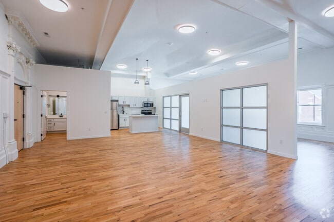 2BR, 1BA - 1,570SF - Living Room - 3614 6th Ave