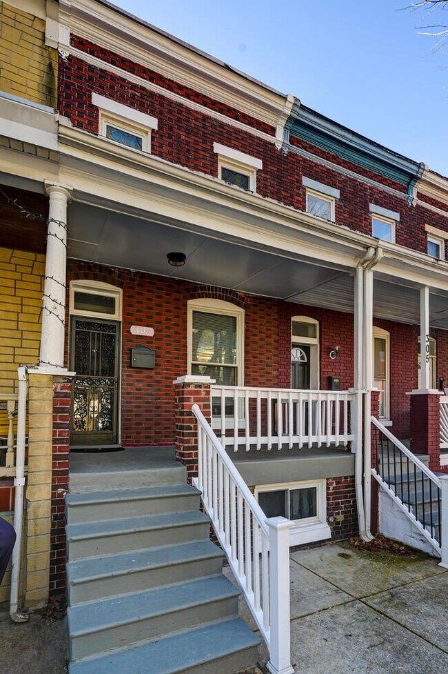 Frente de la casa - 307 Whitridge Ave