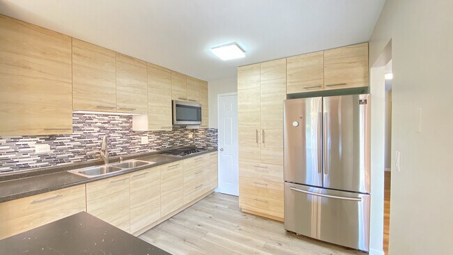 Building Photo - 4825 Kimball Hill Dr
