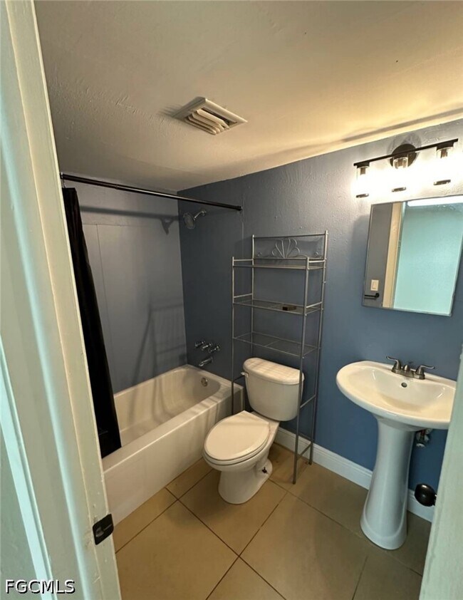 Foto del edificio - 2535 Parkway St