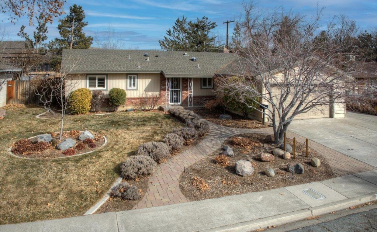 Primary Photo - 900 Arleen Way