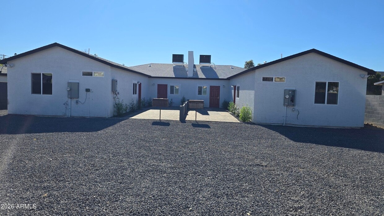 Building Photo - 732 E Carol Ave