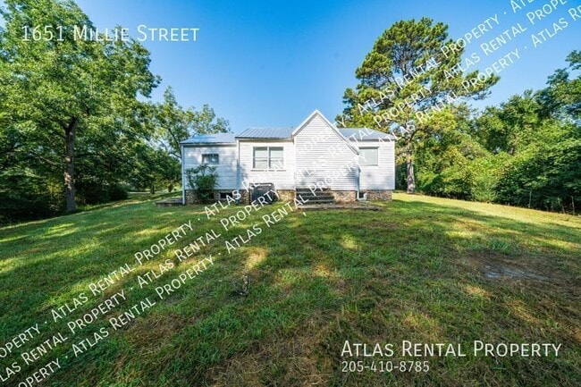 Building Photo - 1651 Millie St NE