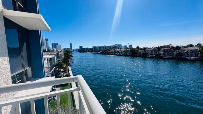 Foto del edificio - 1600 S Ocean Dr