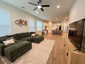 Building Photo - 177 Hidden Peak Dr