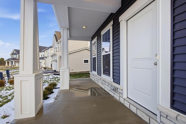 Building Photo - 7051 Aster Wy