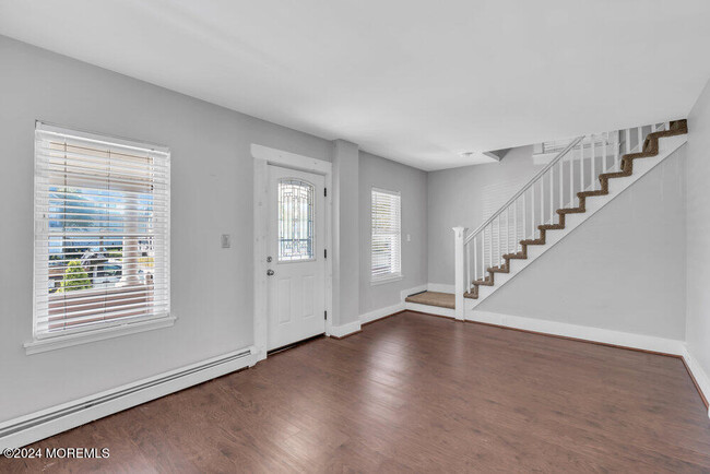 Building Photo - 1205 9th Ave