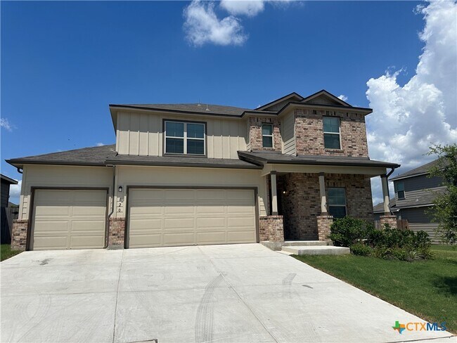 Building Photo - 820 Shrike Ln