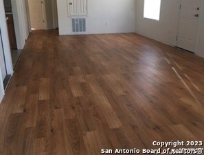 Building Photo - 6305 Green Top Dr
