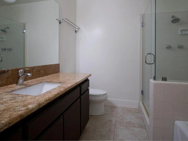 Foto del edificio - 7270 Hillside Ave