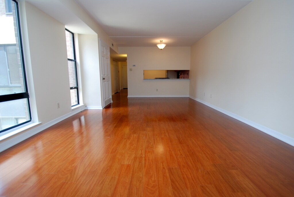 Primary Photo - 130 Spruce St