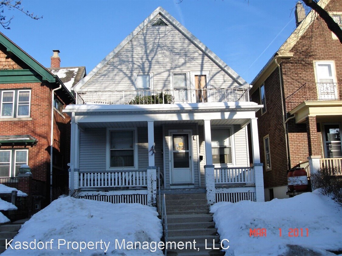 Primary Photo - 3068 N Fratney St