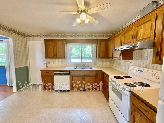 Building Photo - 651 Hardie Ct