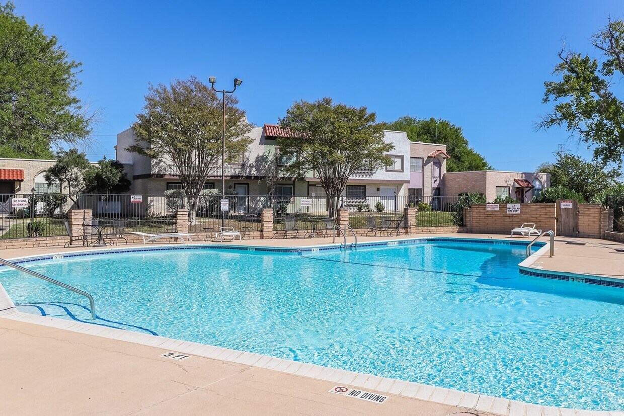 $250 OFF first months rent!!! 3 bedroom 2.... - $250 OFF first months rent!!! 3 bedroom 2....