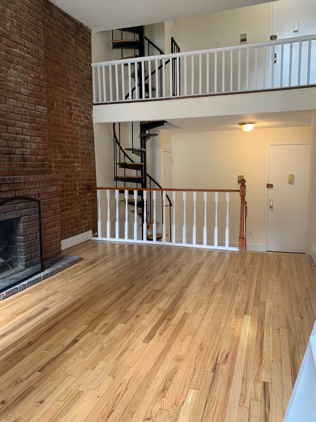 Building Photo - 116 W 73rd St