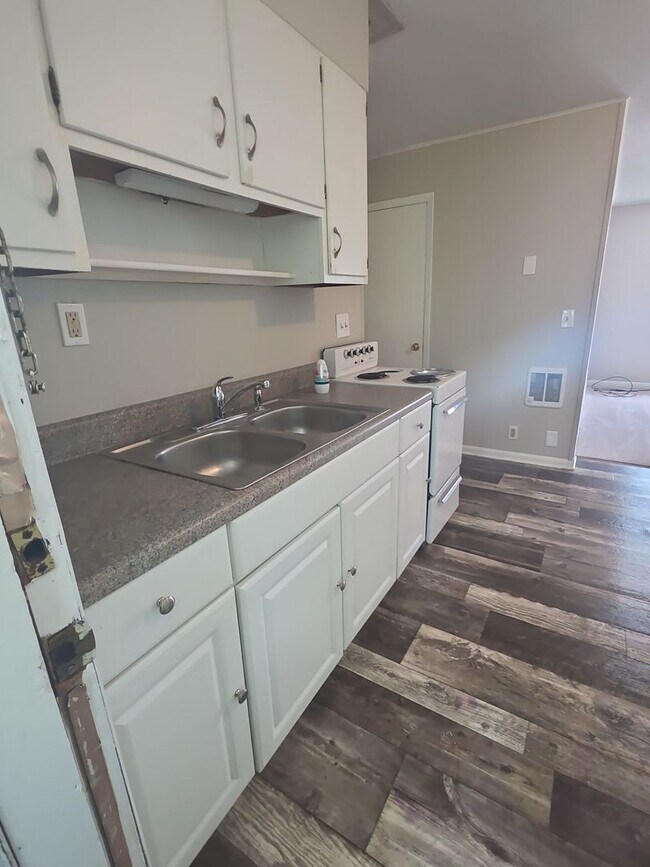 Building Photo - 1 Bedroom 1 Bathroom Apartment near Hamilt...