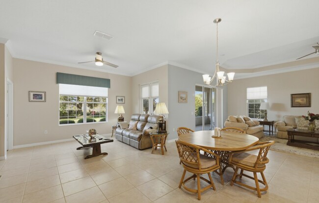 Foto del edificio - 8821 SW 82nd Court Rd