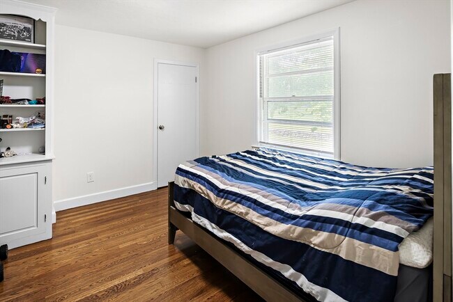 Foto del edificio - 40 Marrett Rd