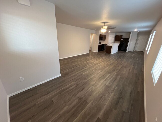 Building Photo - 3085 Vail Ave