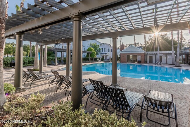 Foto del edificio - 575 Oakleaf Plantation Pkwy