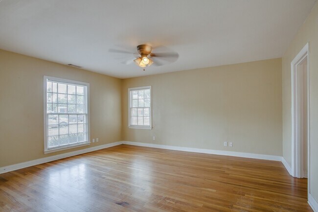 Foto del edificio - Pre-Leasing for July!