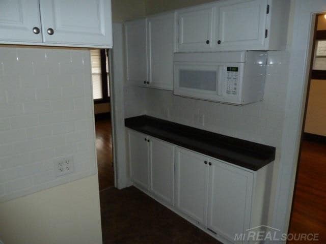 Building Photo - 1405 Lakepointe St