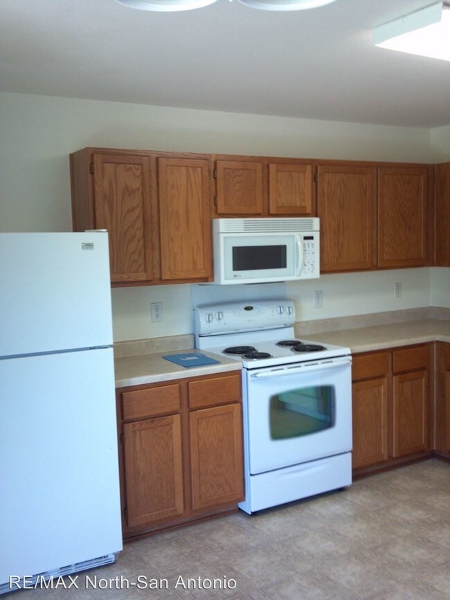 Building Photo - 3 br, 2.5 bath House - 430 Bridle Ridge