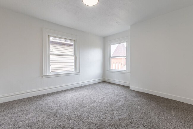 Building Photo - 70 Millbridge St