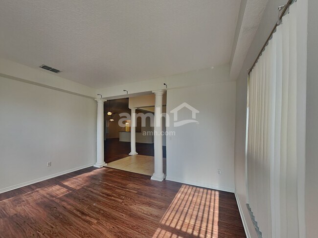Building Photo - 2322 Laurel Blossom Circle