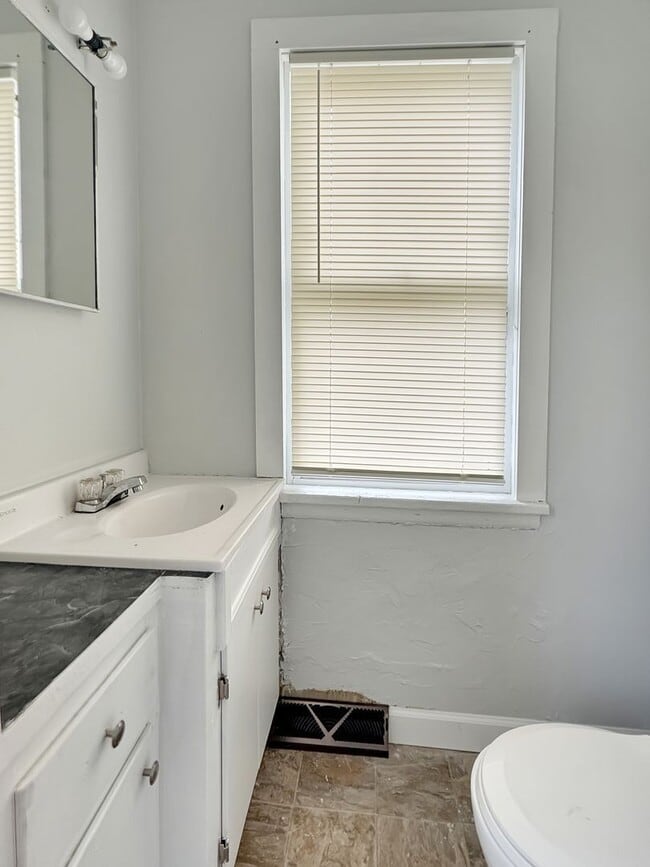 Foto del edificio - 1068 Godfrey Ave SW