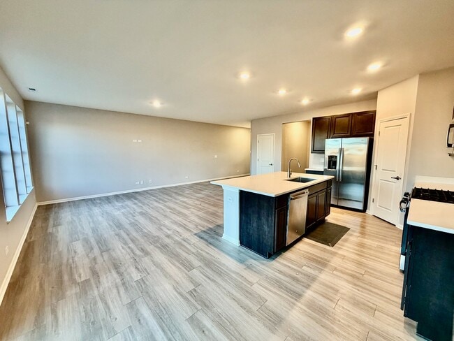 Building Photo - 1327 Draper Rd