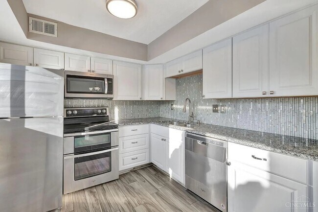 Foto del edificio - 7752 Montgomery Rd