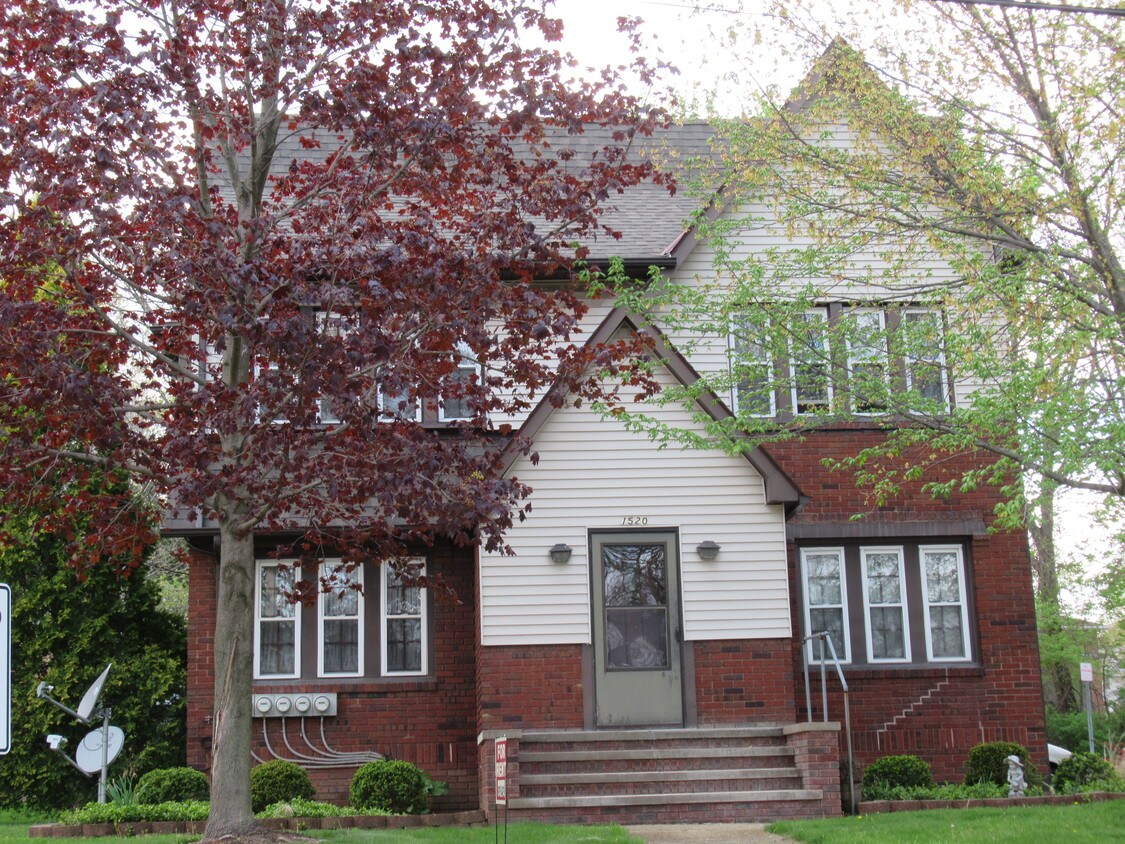 2nd floor left side - 1520 Front St
