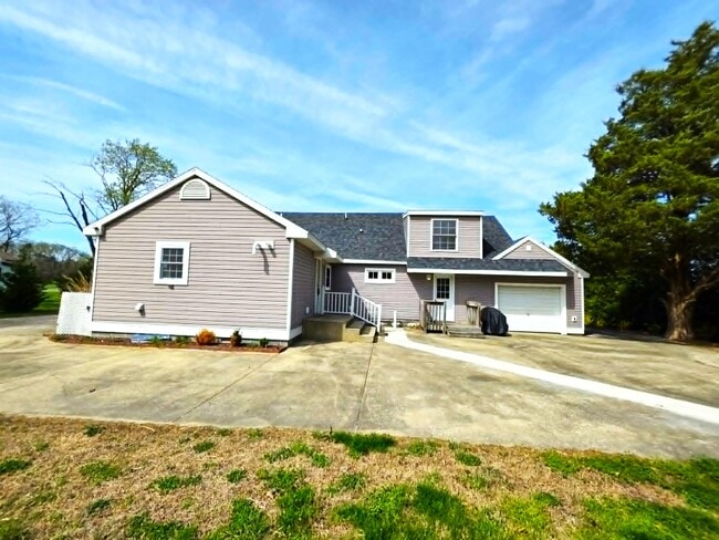 Building Photo - 25711 Delmar Rd