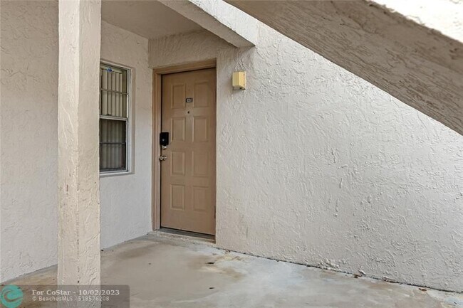 Building Photo - 8333 Royal Palm Blvd