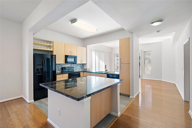 Foto del edificio - 3505 Sage Rd