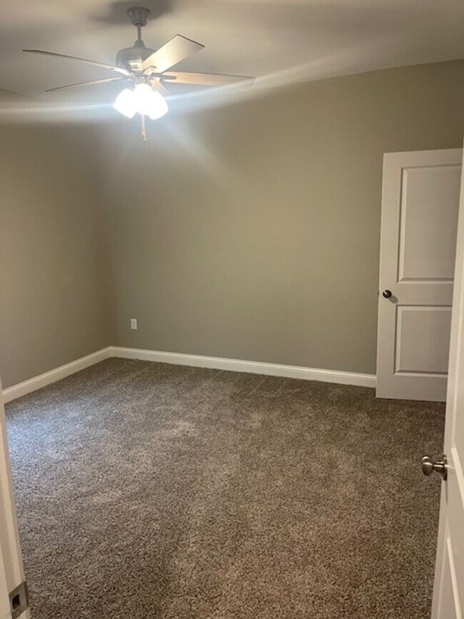 Foto del edificio - Brand New Units, Extra Nice, 2 bedroom